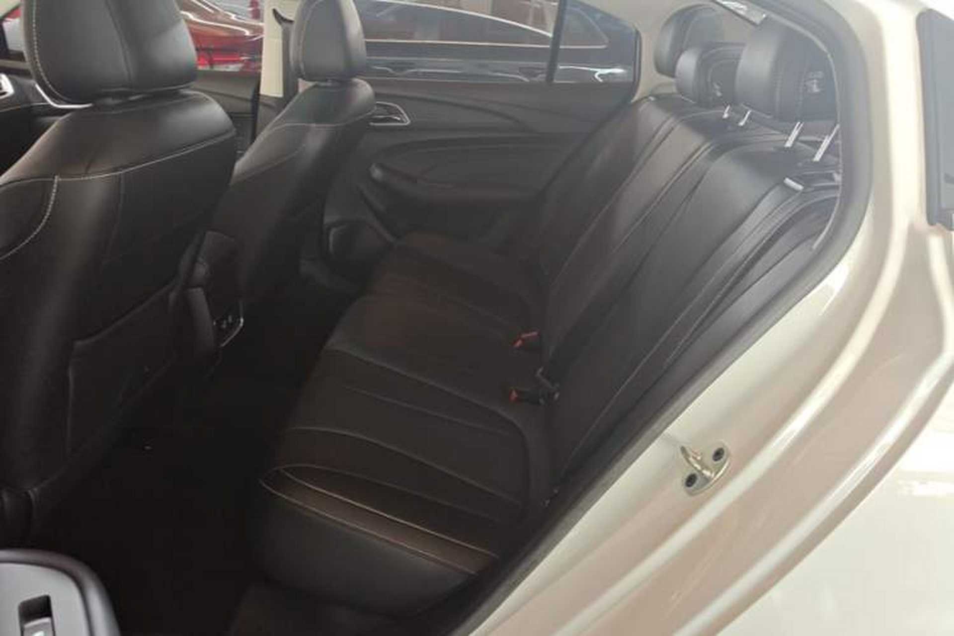 Used Roewe i5 2020 1.5L Automatic 4G Connect Luxury Flagship Edition Left Rear Seat