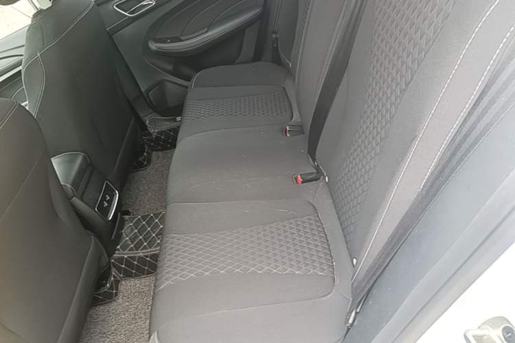 Used Roewe i5 2020 1.5L Automatic 4G Connected Linghao Edition Left Rear Seat