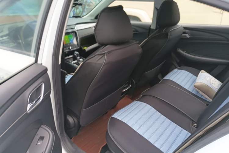 Used Roewe i5 2020 1.5L Automatic 4G Connect Luxury Flagship Edition Left Rear Seat