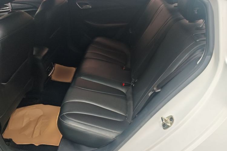 Used Roewe i5 2020 1.5L Automatic 4G Connect Luxury Flagship Edition Left Rear Seat