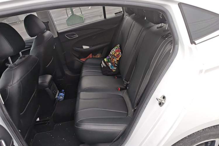 Used Roewe i5 2020 1.5L Automatic 4G Connect Luxury Flagship Edition Left Rear Seat