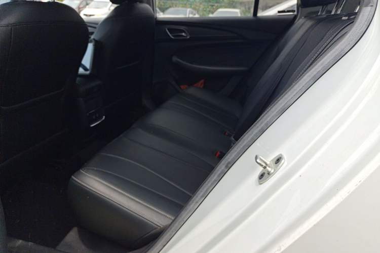 Used Roewe i5 2020 1.5L Automatic 4G Connect Luxury Flagship Edition Left Rear Seat