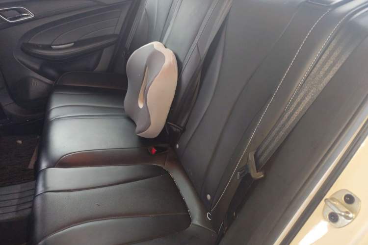Used Roewe i5 2020 1.5L Automatic 4G Connect Luxury Flagship Edition Left Rear Seat