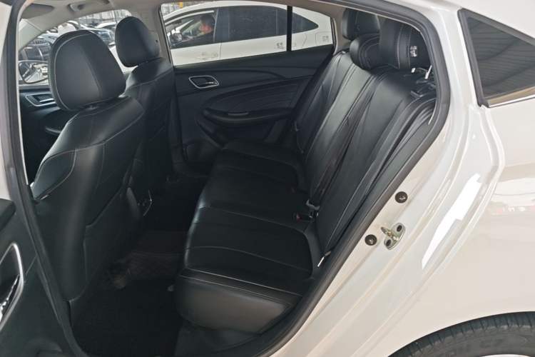 Used Roewe i5 2020 1.5L Automatic 4G Connect Luxury Flagship Edition Left Rear Seat