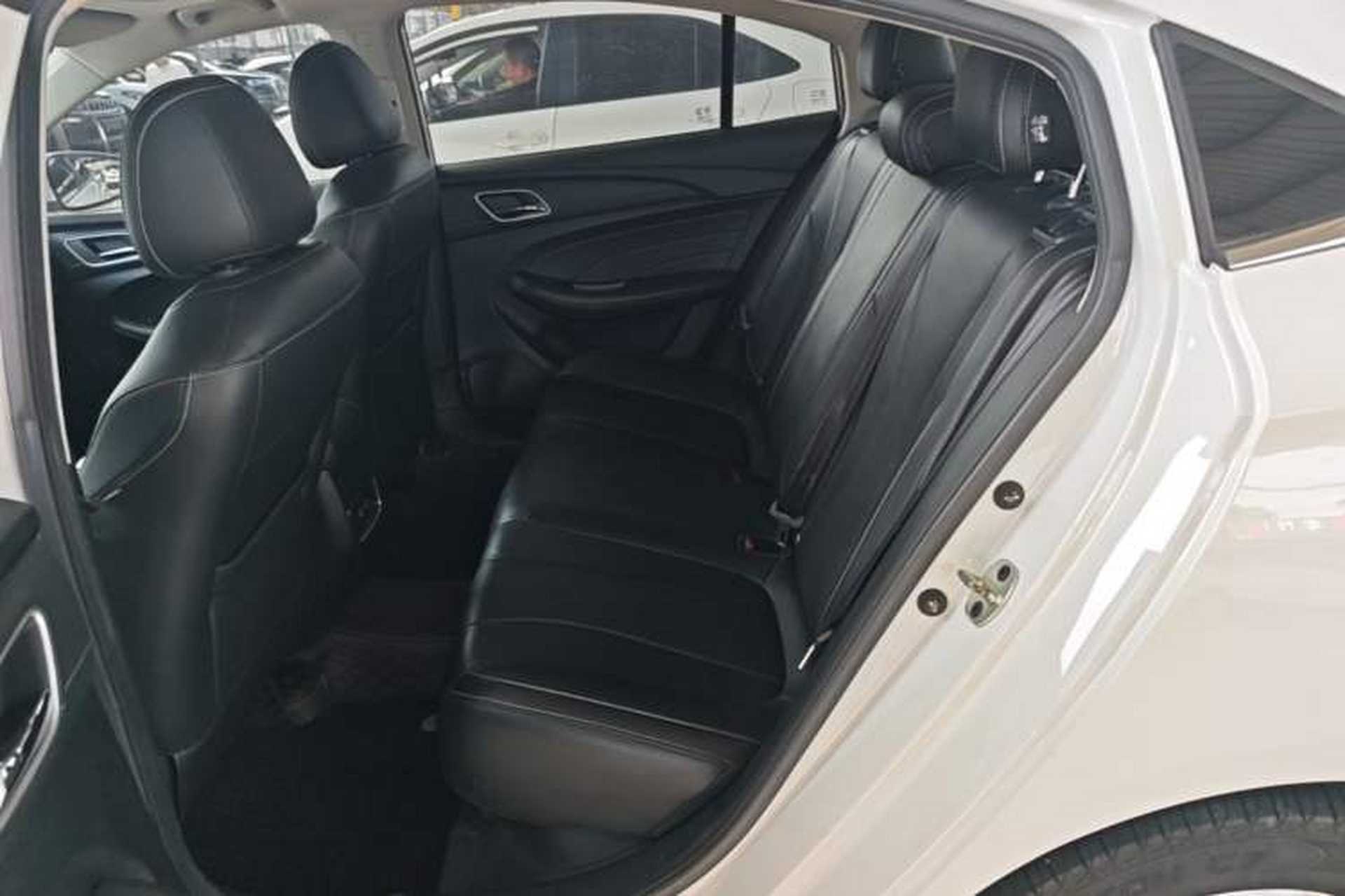 Used Roewe i5 2020 1.5L Automatic 4G Connect Luxury Flagship Edition Left Rear Seat