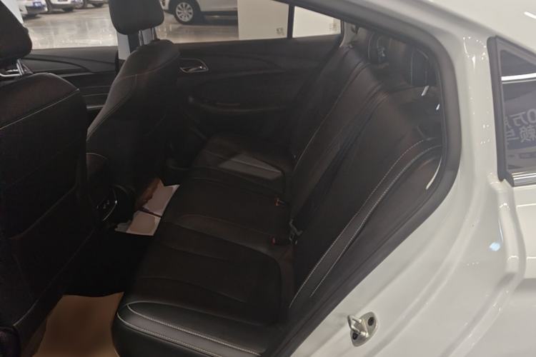 Used Roewe i5 2020 1.5L Automatic 4G Connect Luxury Flagship Edition Left Rear Seat