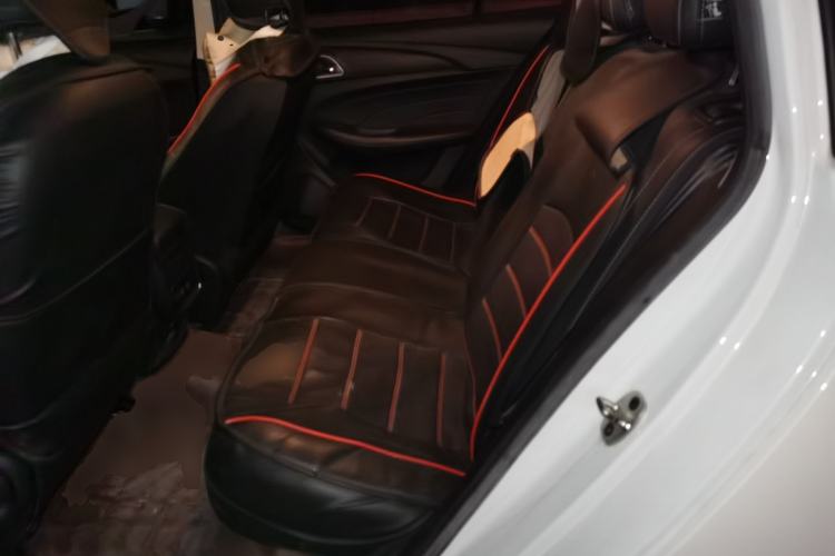 Used Roewe i5 2020 1.5L Automatic 4G Connect Luxury Flagship Edition Left Rear Seat