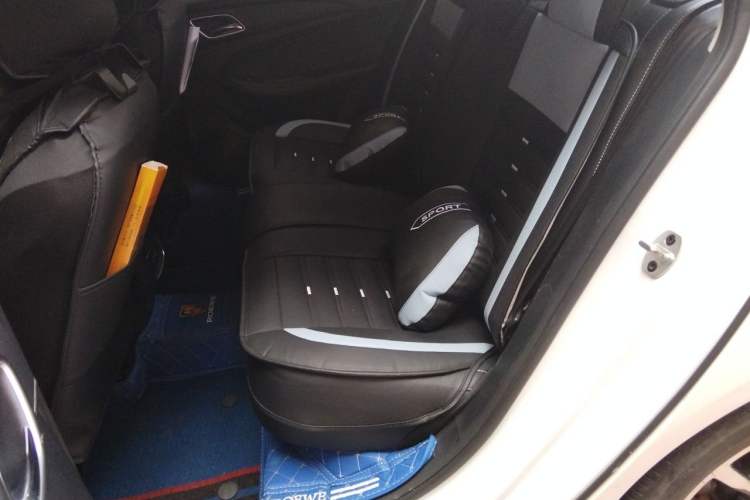Used Roewe i5 2020 1.5L Manual 4G Connect Leehao Flagship Edition Left Rear Seat