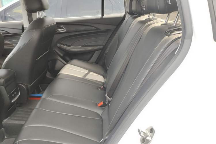 Used Roewe i5 2020 1.5L Manual 4G Connect Leehao Flagship Edition Left Rear Seat
