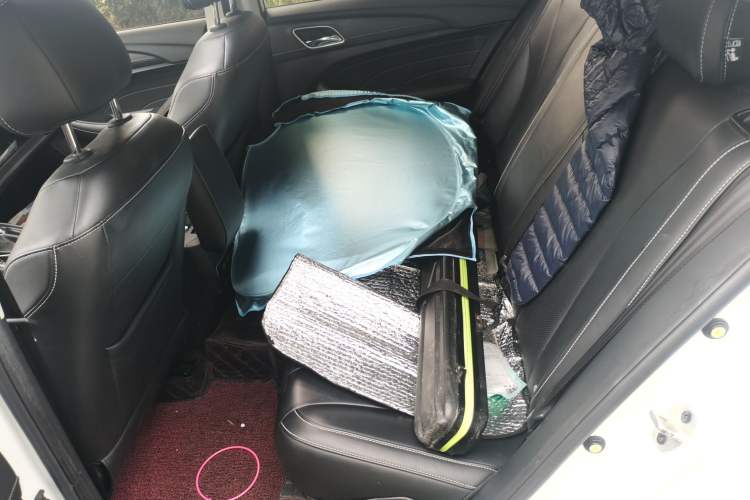 Used Roewe i5 2020 1.5L Automatic 4G Connect Luxury Flagship Edition Left Rear Seat