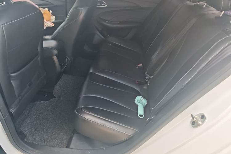 Used Roewe i5 2020 1.5L Automatic 4G Connect Luxury Flagship Edition Left Rear Seat