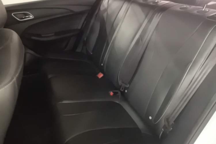 Used Roewe i5 2020 1.5L Automatic 4G Connect Luxury Flagship Edition Left Rear Seat