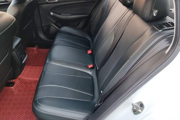 Used Roewe i5 2020 1.5L Automatic 4G Connect Luxury Flagship Edition Left Rear Seat