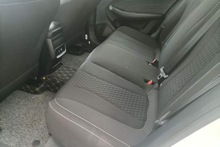 Used Roewe i5 2020 1.5L Automatic 4G Connected Linghao Edition Left Rear Seat