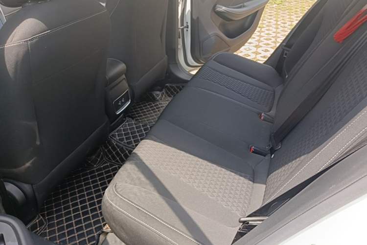 Used Roewe i5 2020 1.5L Manual 4G Connect Luxury Edition Left Rear Seat