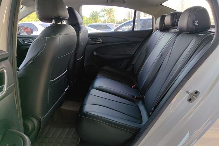 Used Roewe i5 2020 1.5L Automatic 4G Connect Luxury Flagship Edition Left Rear Seat