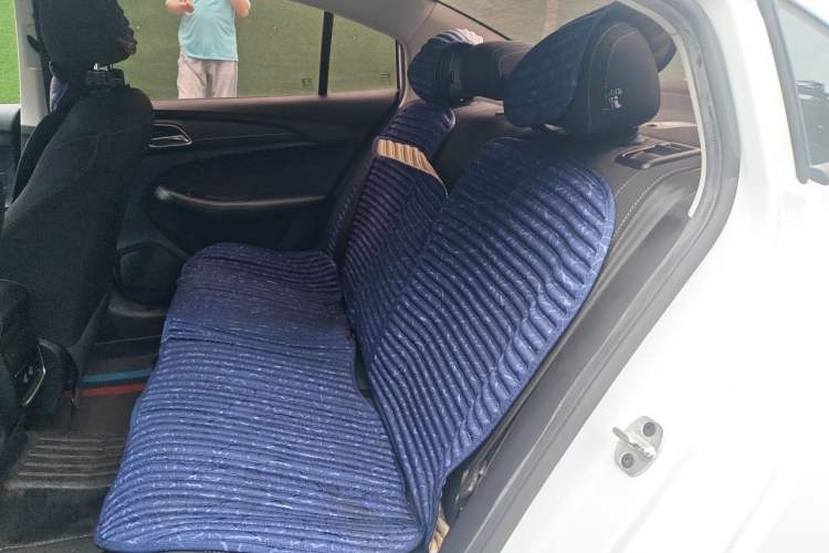 Used Roewe i5 2020 1.5L Automatic 4G Connected Linghao Edition Left Rear Seat