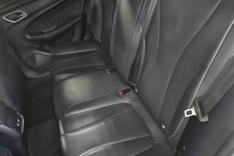 Used Roewe i5 2020 1.5L Automatic 4G Connect Luxury Flagship Edition Left Rear Seat