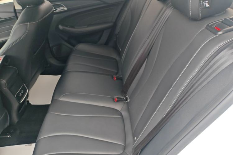 Used Roewe i5 2020 1.5L Automatic 4G Connect Luxury Flagship Edition Left Rear Seat