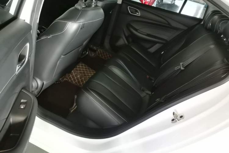Used Roewe i5 2020 1.5L Automatic 4G Connect Luxury Flagship Edition Left Rear Seat