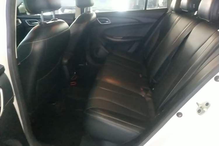 Used Roewe i5 2020 1.5L Automatic 4G Connect Luxury Flagship Edition Left Rear Seat