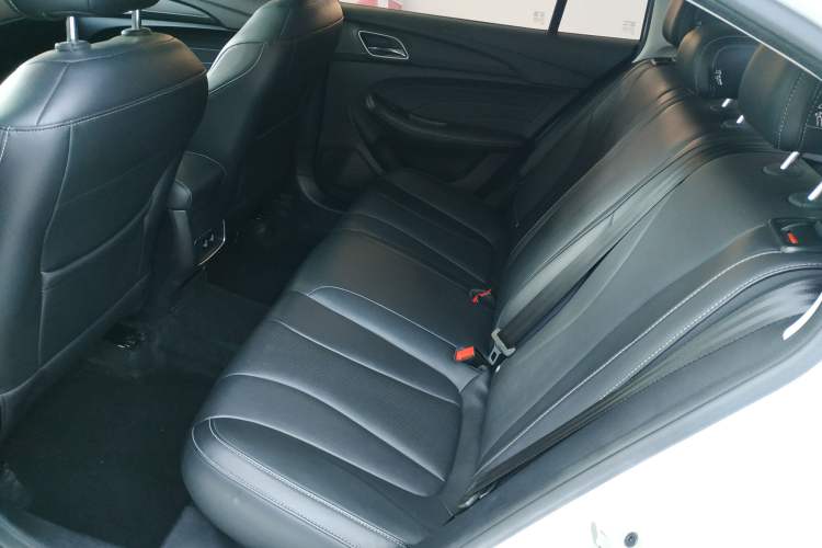 Used Roewe i5 2020 1.5L Automatic 4G Connect Luxury Flagship Edition Left Rear Seat