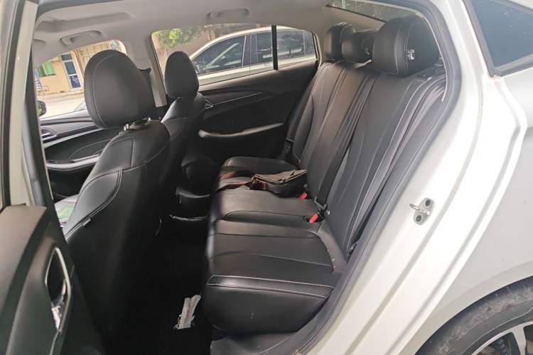 Used Roewe i5 2020 1.5L Automatic 4G Connect Luxury Flagship Edition Left Rear Seat