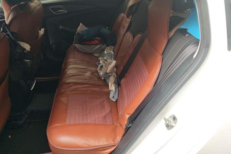 Used Roewe i5 2020 1.5L Automatic 4G Connected Linghao Edition Left Rear Seat