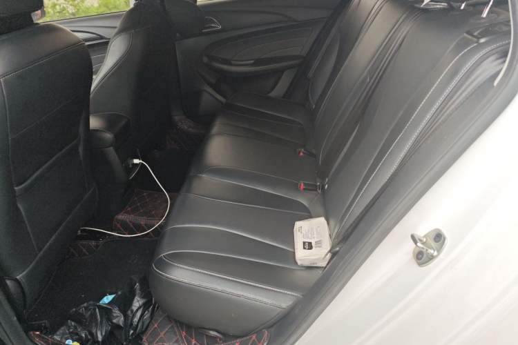 Used Roewe i5 2020 1.5L Automatic 4G Connect Luxury Flagship Edition Left Rear Seat