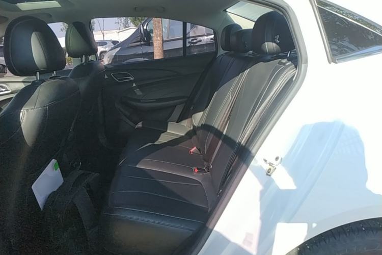 Used Roewe i5 2020 1.5L Automatic 4G Connect Luxury Flagship Edition Left Rear Seat