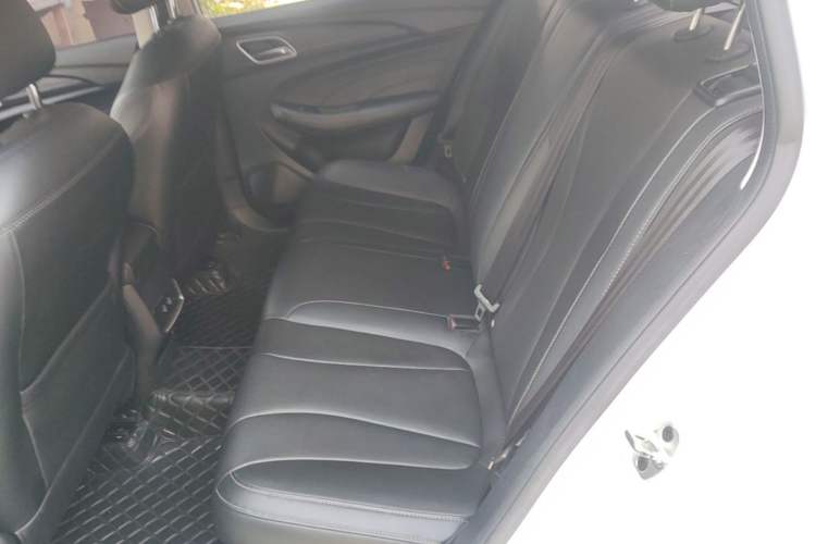 Used Roewe i5 2020 1.5L Automatic 4G Connect Luxury Flagship Edition Left Rear Seat
