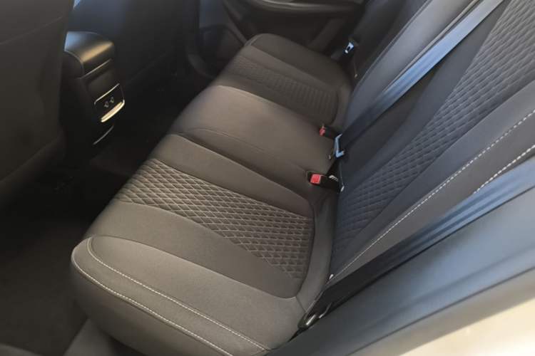 Used Roewe i5 2020 1.5L Automatic 4G Connected Linghao Edition Left Rear Seat