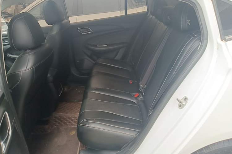Used Roewe i5 2020 1.5L Automatic 4G Connect Luxury Flagship Edition Left Rear Seat