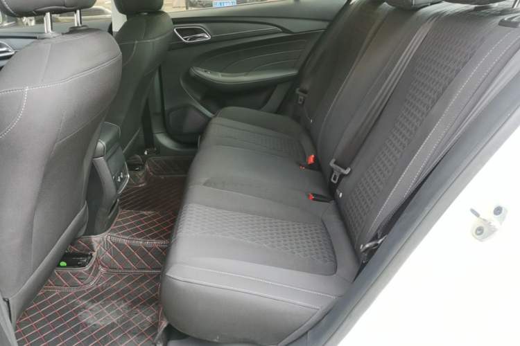 Used Roewe i5 2020 1.5L Automatic 4G Connected Linghao Edition Left Rear Seat
