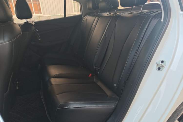 Used Roewe i5 2020 1.5L Automatic 4G Connect Luxury Flagship Edition Left Rear Seat