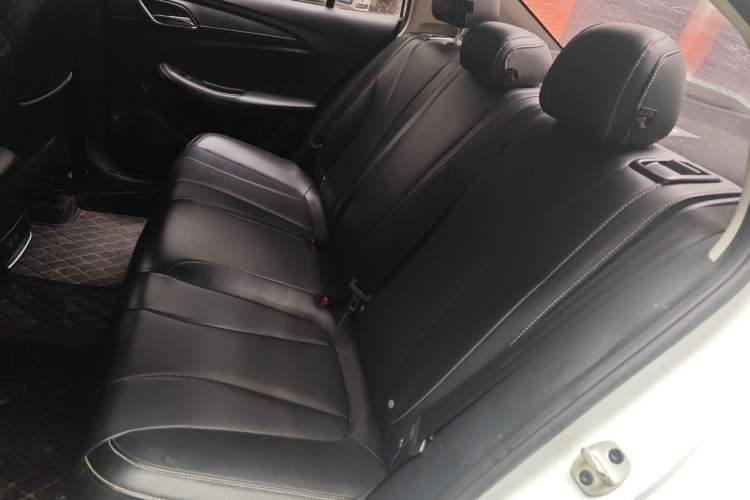 Used Roewe i5 2020 1.5L Manual 4G Connect Leehao Flagship Edition Left Rear Seat