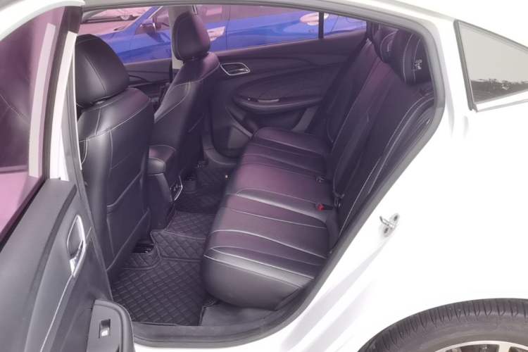 Used Roewe i5 2020 1.5L Automatic 4G Connect Luxury Flagship Edition Left Rear Seat