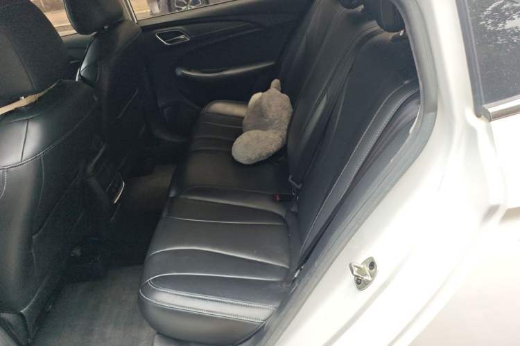 Used Roewe i5 2020 1.5L Automatic 4G Connect Luxury Flagship Edition Left Rear Seat