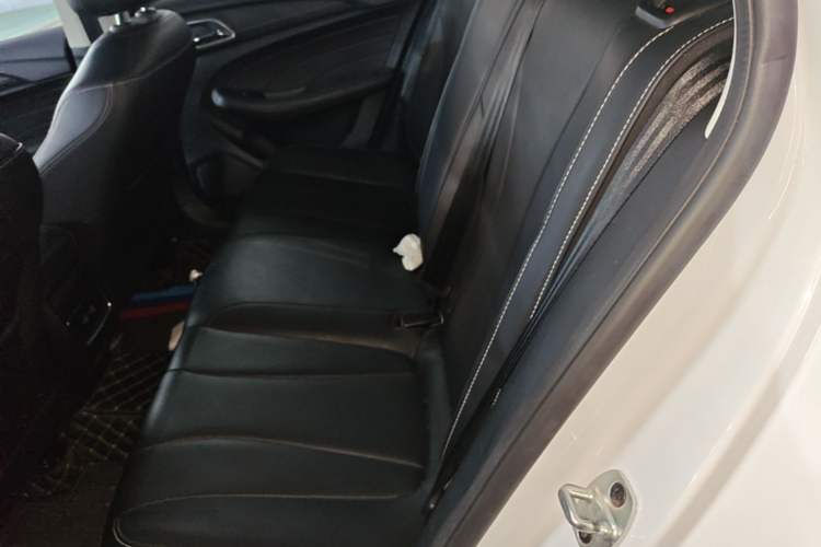 Used Roewe i5 2020 1.5L Automatic 4G Connect Luxury Flagship Edition Left Rear Seat