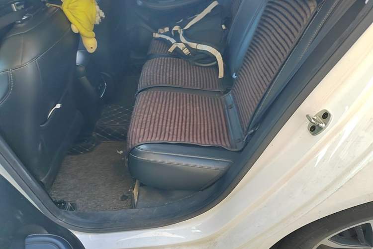 Used Roewe i5 2020 1.5L Automatic 4G Connect Luxury Flagship Edition Left Rear Seat