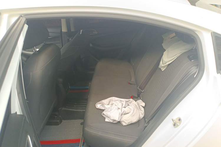 Used Roewe i5 2020 1.5L Automatic 4G Connected Linghao Edition Left Rear Seat