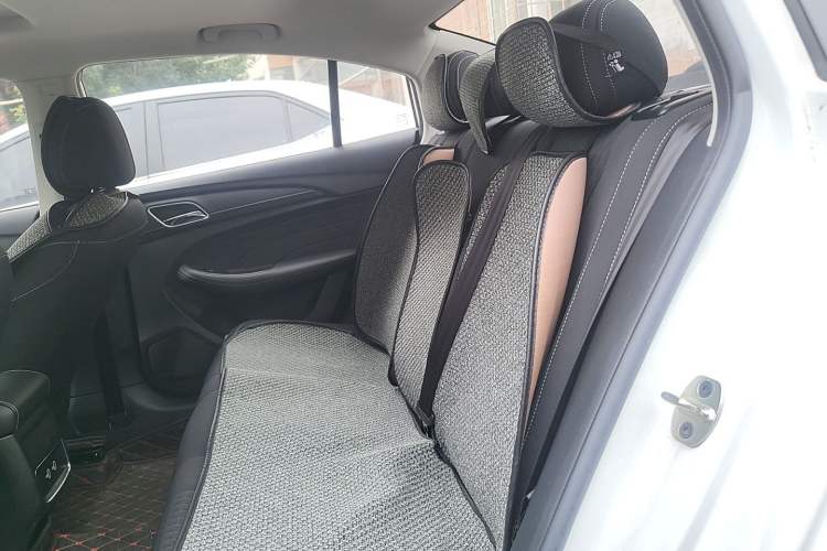 Used Roewe i5 2020 1.5L Automatic 4G Connected Linghao Edition Left Rear Seat