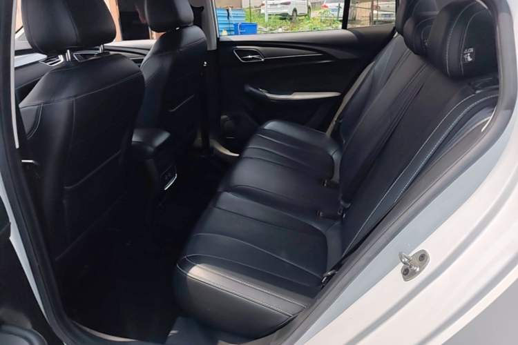 Used Roewe i5 2020 1.5L Automatic 4G Connect Luxury Flagship Edition Left Rear Seat