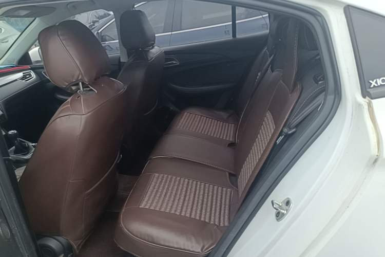Used Roewe i5 2020 1.5L Manual 4G Connect Luxury Edition Left Rear Seat