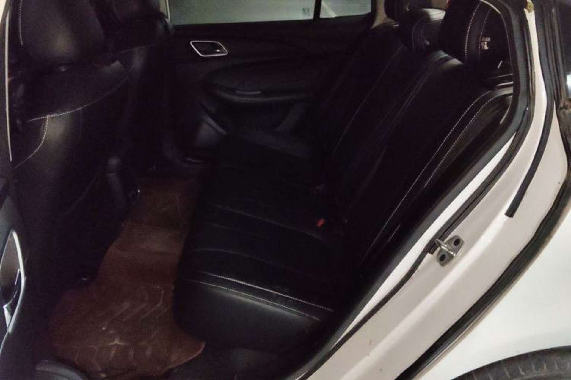 Used Roewe i5 2020 1.5L Automatic 4G Connect Luxury Flagship Edition Left Rear Seat