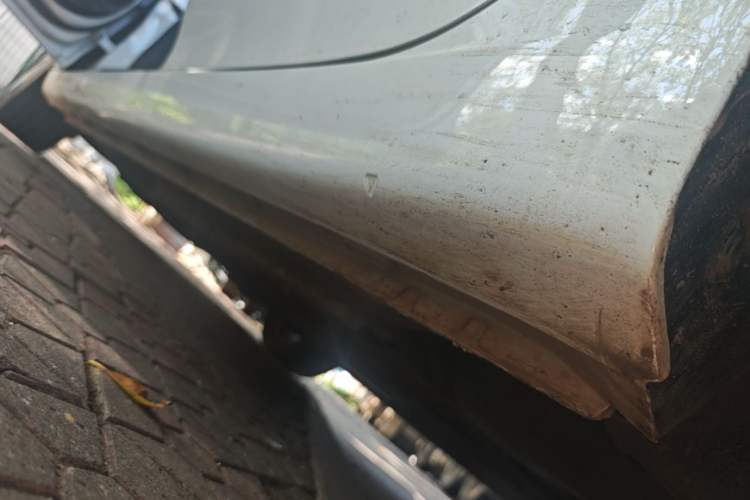 Used Roewe i5 2020 1.5L Automatic 4G Connected Linghao Edition Left Side Sill