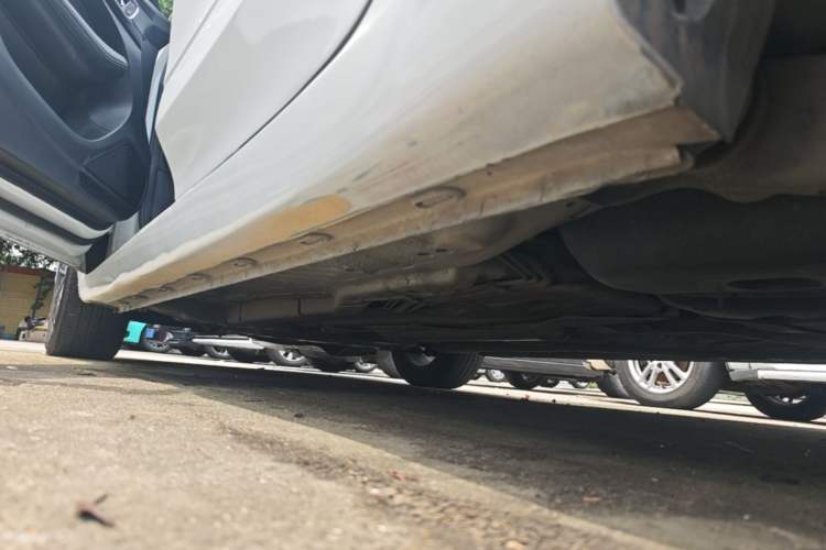 Used Roewe i5 2020 1.5L Automatic 4G Connect Luxury Flagship Edition Left Side Sill