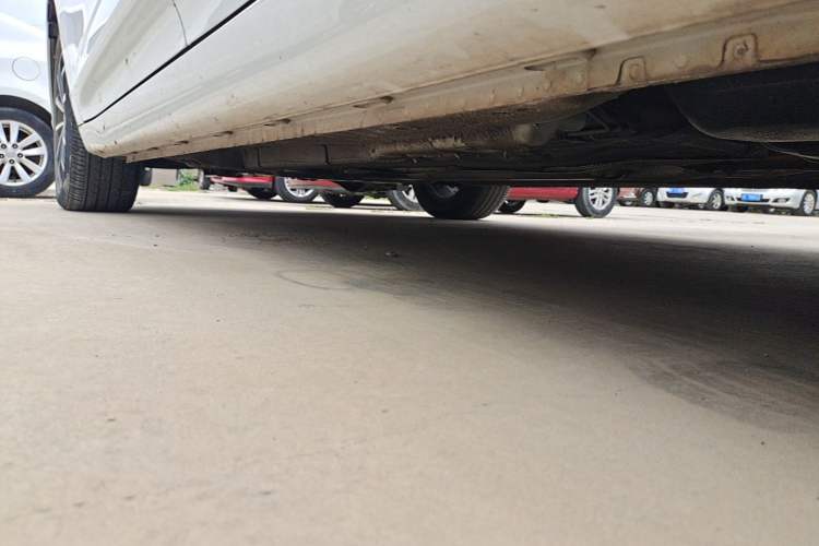 Used Roewe i5 2020 1.5L Automatic 4G Connect Luxury Flagship Edition Left Side Sill