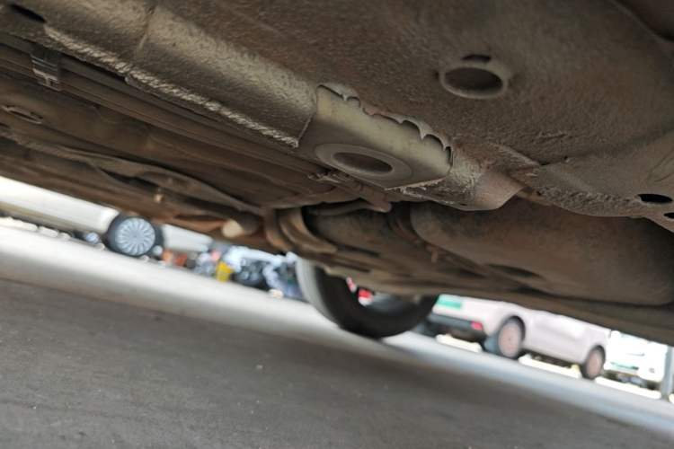 Used Roewe i5 2020 1.5L Automatic 4G Connect Luxury Flagship Edition Left Side Sill