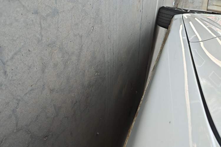 Used Roewe i5 2020 1.5L Manual 4G Connect Leehao Flagship Edition Left Side Sill